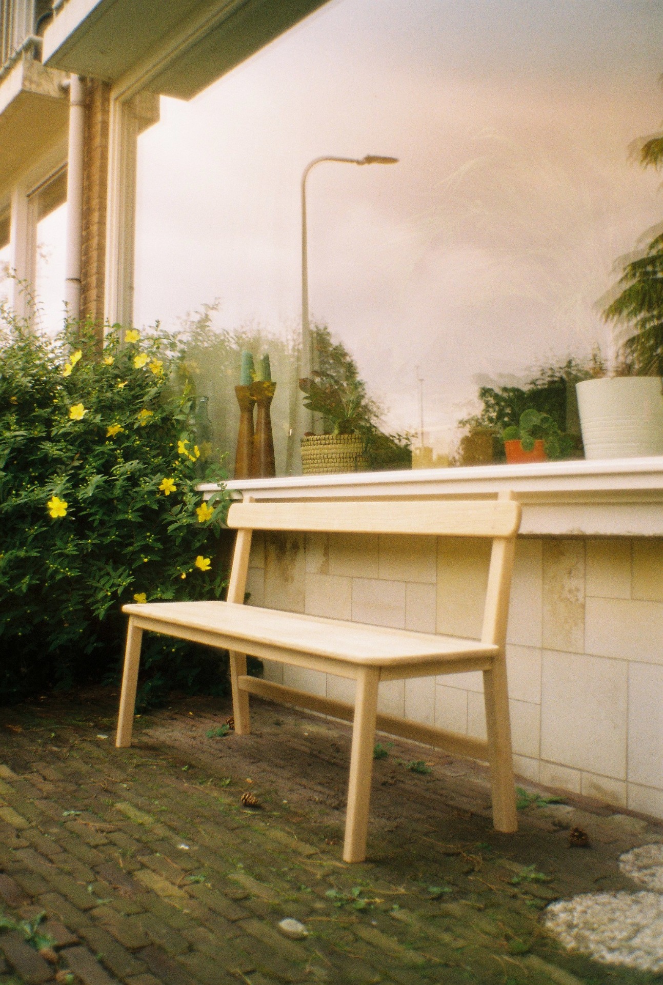 Tuinbankje, uitgevoerd in inlands eiken.